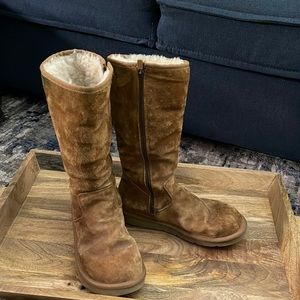 UGG chestnut zippered boots in Womens size 9